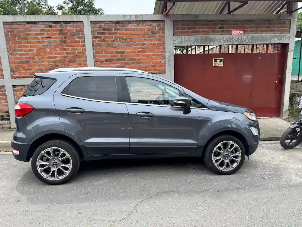 Ford EcoSport 2019 perfil - Renta de autos San Salvador